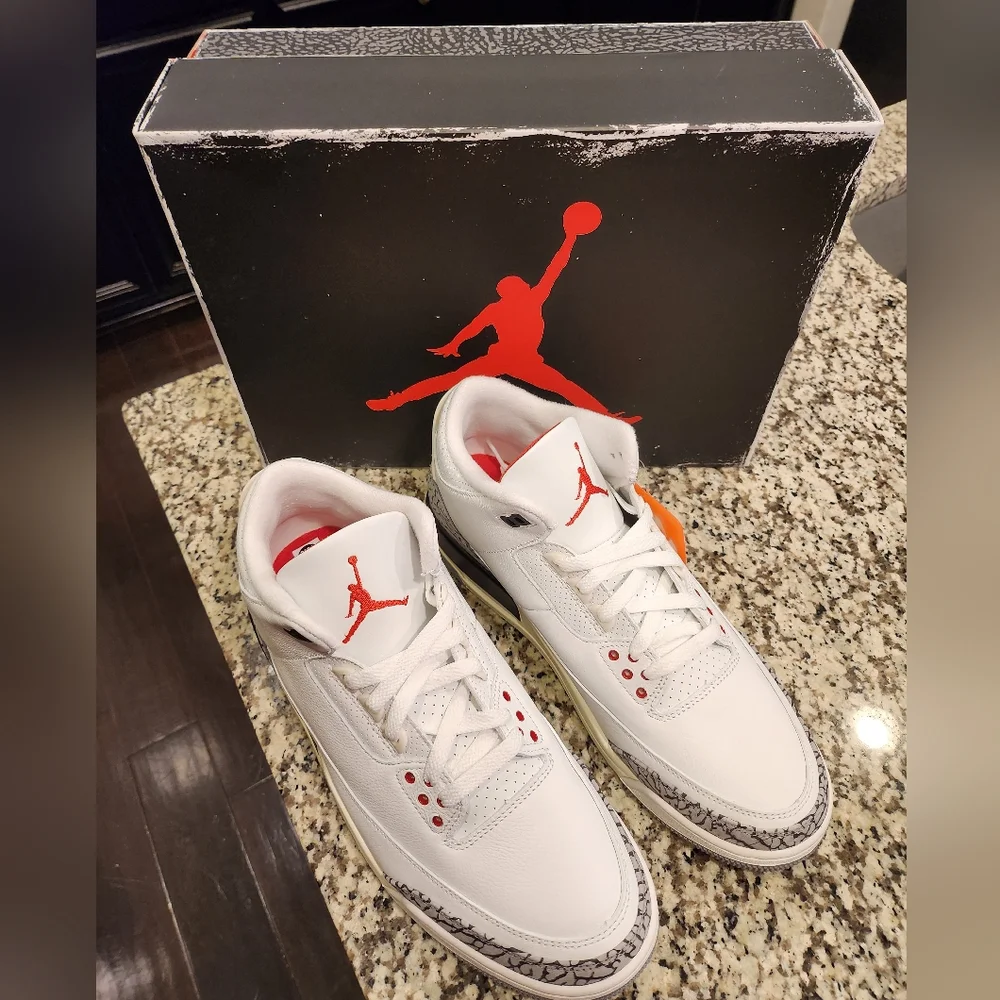 Air Jordan 3 Retro Cement Reimagined - Picture 2 of 4